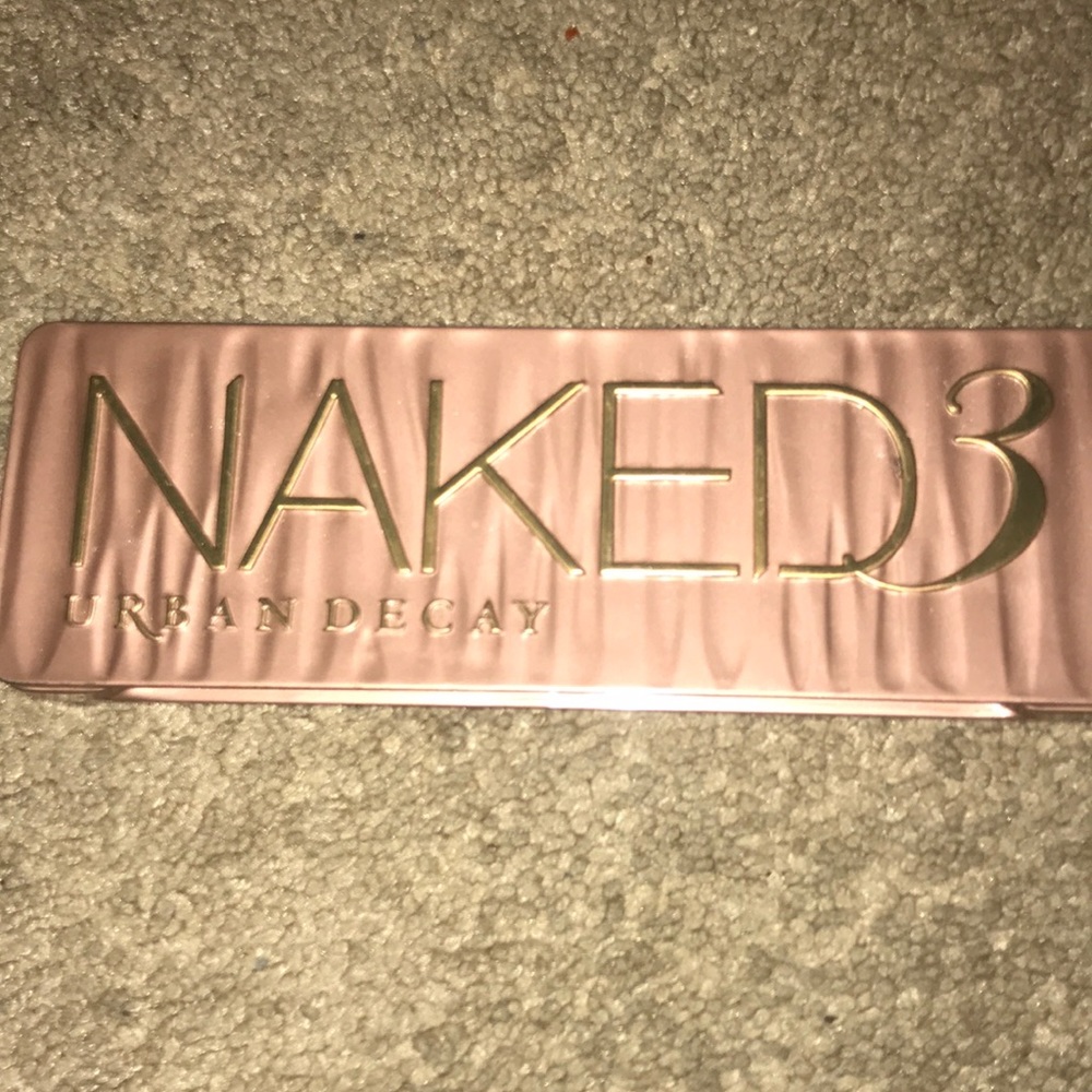 Naked 3 Palle